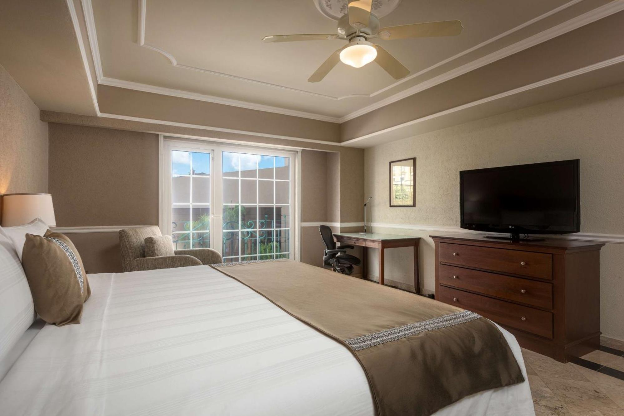 Villa Mercedes Curio Collection By Hilton Merida Bagian luar foto